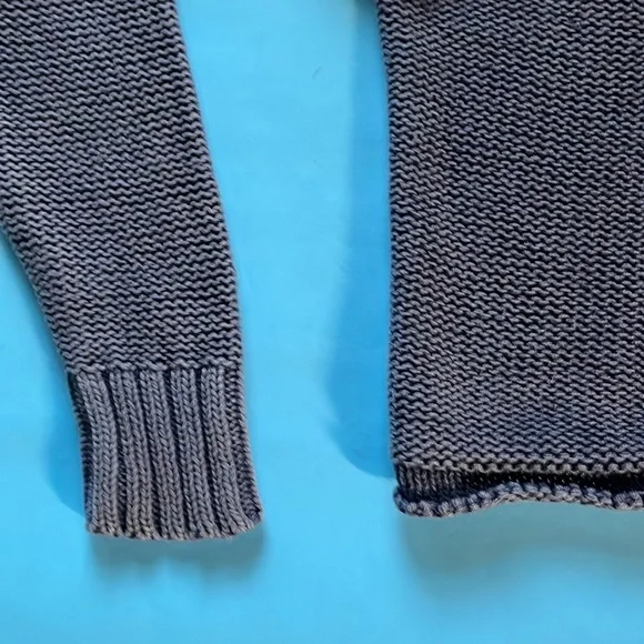 American Eagle Blue Cropped Crew Neck Sweater - Picture 7 of 9